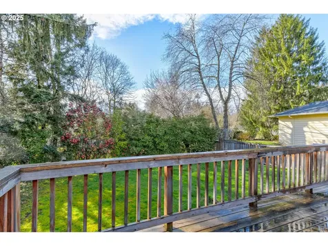 6325 SW 50th Avenue Portland OR 97221