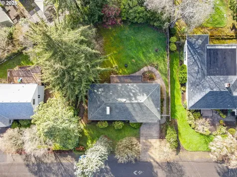 6325 SW 50th Avenue Portland OR 97221