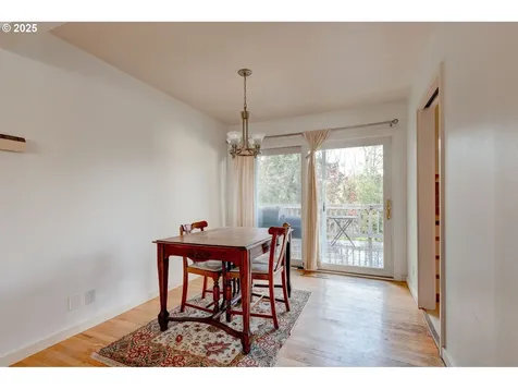 6325 SW 50th Avenue Portland OR 97221