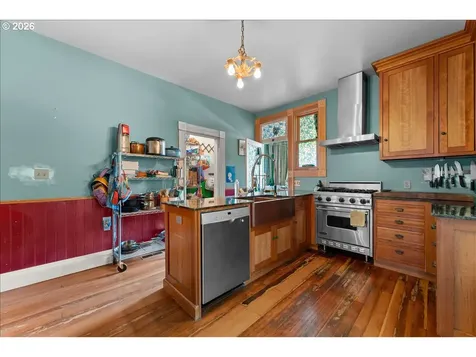 3039 SE Stark Street Portland OR 97214
