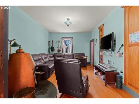 3039 SE Stark Street Portland OR 97214
