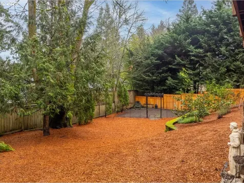 10450 SW Lancaster Road Portland OR 97219