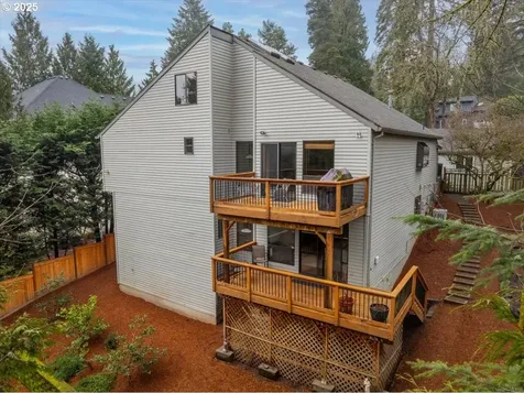 10450 SW Lancaster Road Portland OR 97219