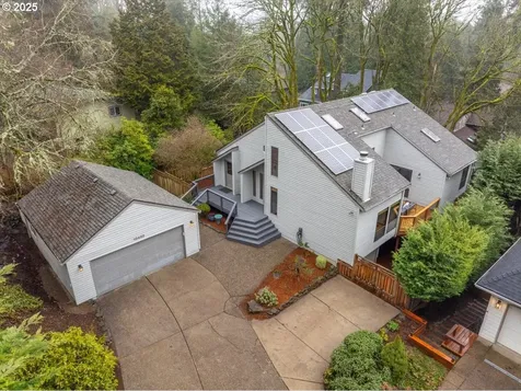 10450 SW Lancaster Road Portland OR 97219