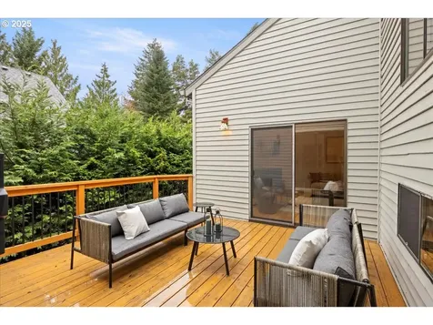 10450 SW Lancaster Road Portland OR 97219