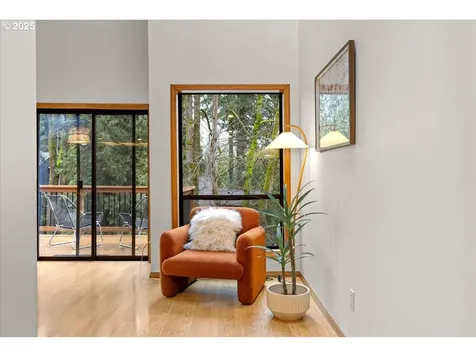 10450 SW Lancaster Road Portland OR 97219