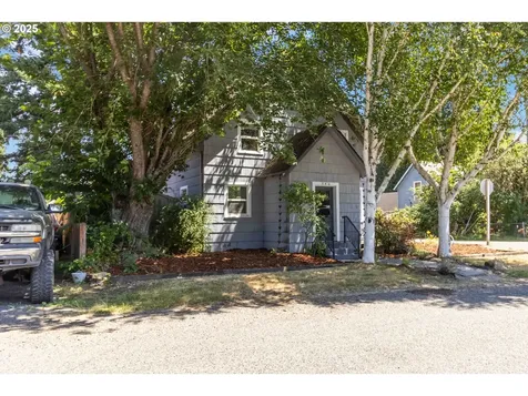 546 4th Avenue SW Castle Rock WA 98611