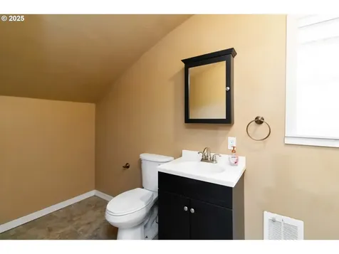 546 4th Avenue SW Castle Rock WA 98611