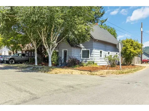546 4th Avenue SW Castle Rock WA 98611