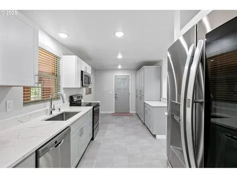 1442 Territorial Highway Cottage Grove OR 97424