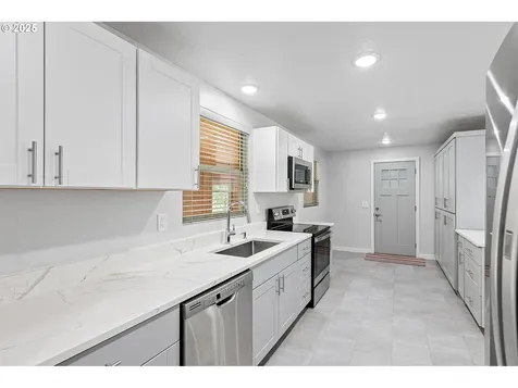 1442 Territorial Highway Cottage Grove OR 97424