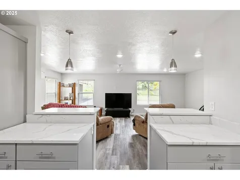 1442 Territorial Highway Cottage Grove OR 97424