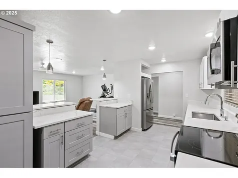 1442 Territorial Highway Cottage Grove OR 97424