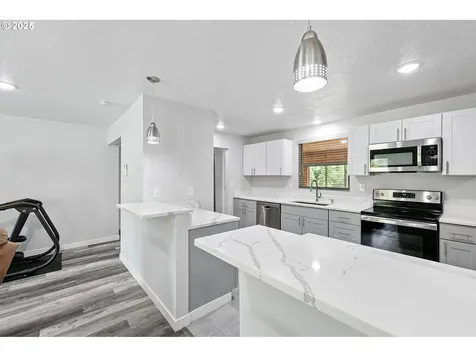 1442 Territorial Highway Cottage Grove OR 97424