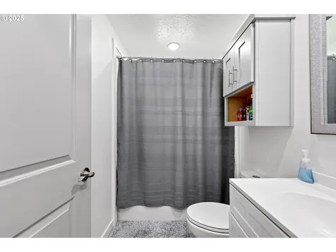 1442 Territorial Highway Cottage Grove OR 97424