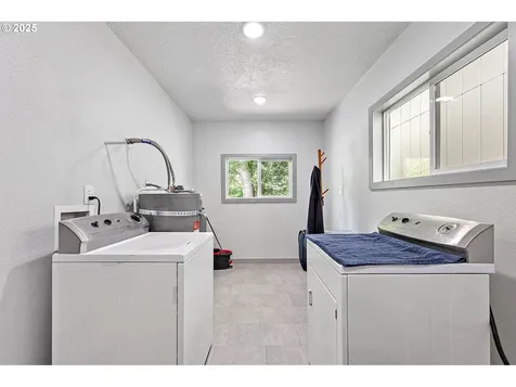 1442 Territorial Highway Cottage Grove OR 97424