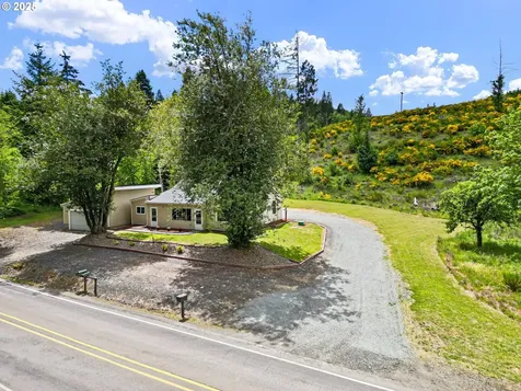 1442 Territorial Highway Cottage Grove OR 97424