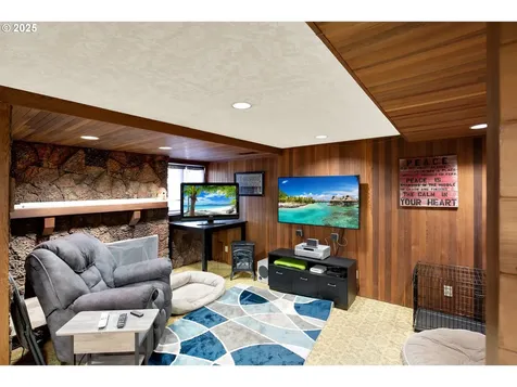 275 SW Towle Avenue Gresham OR 97080