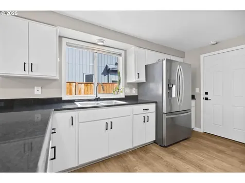 1485 Luella Street Eugene OR 97401