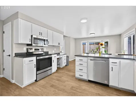 1485 Luella Street Eugene OR 97401
