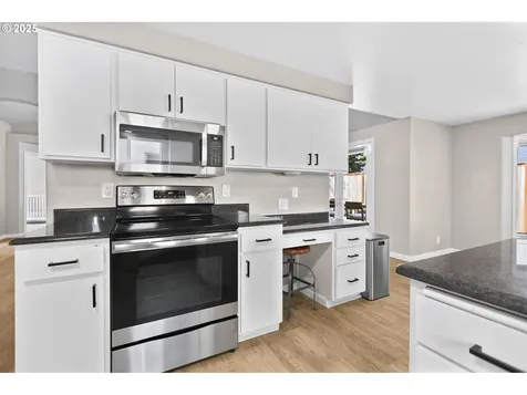 1485 Luella Street Eugene OR 97401