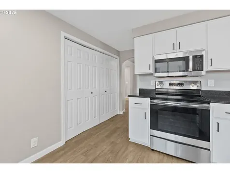 1485 Luella Street Eugene OR 97401