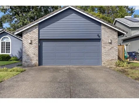 1485 Luella Street Eugene OR 97401