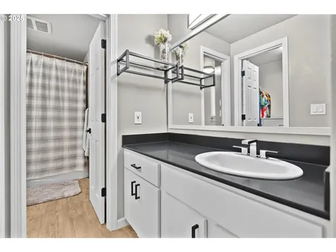 1485 Luella Street Eugene OR 97401