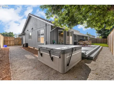 1485 Luella Street Eugene OR 97401