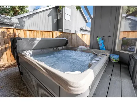 1485 Luella Street Eugene OR 97401