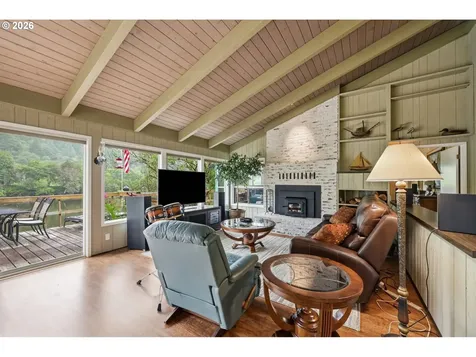 9959 Sweet Creek Road Mapleton OR 97453