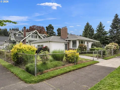 7060 NE Davis Street Portland OR 97213
