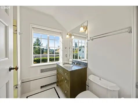 1840 SW Hawthorne Terrace Portland OR 97201