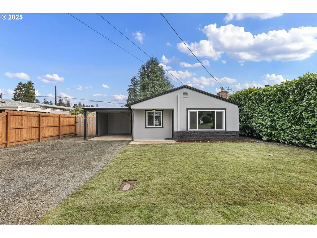 169 W Hazel Street Roseburg OR 97471