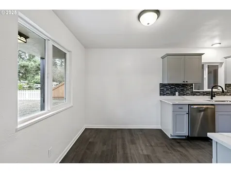 169 W Hazel Street Roseburg OR 97471