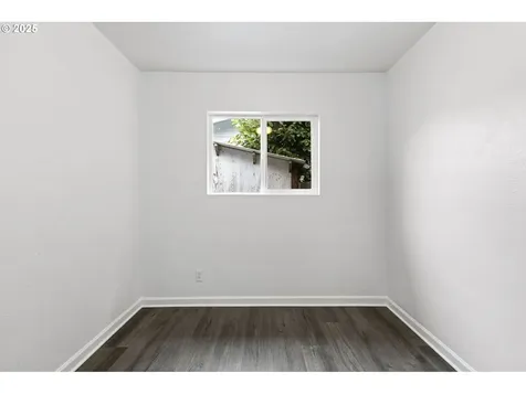 169 W Hazel Street Roseburg OR 97471