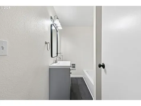 169 W Hazel Street Roseburg OR 97471