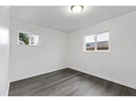 169 W Hazel Street Roseburg OR 97471