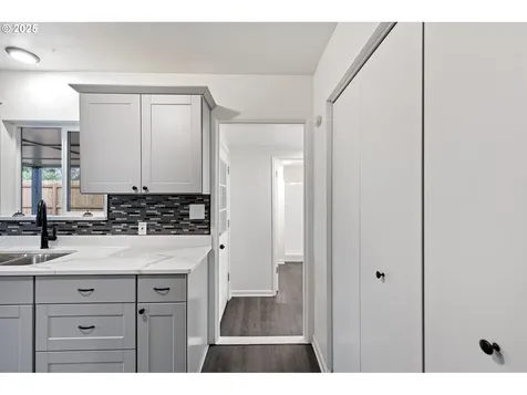 169 W Hazel Street Roseburg OR 97471