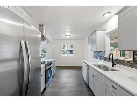 169 W Hazel Street Roseburg OR 97471