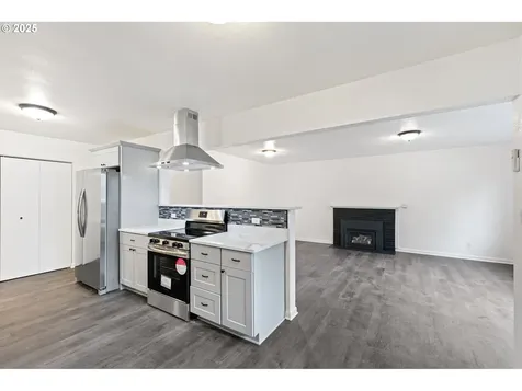 169 W Hazel Street Roseburg OR 97471