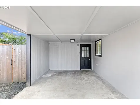 169 W Hazel Street Roseburg OR 97471