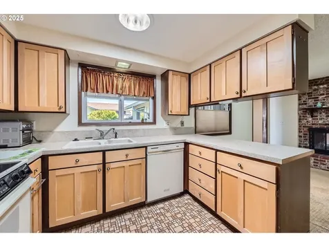 15724 NE Schuyler Street Portland OR 97230
