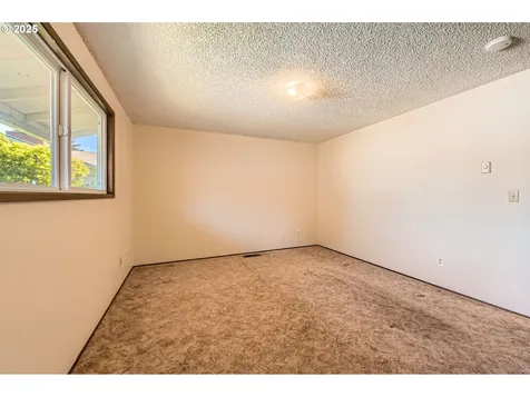 15724 NE Schuyler Street Portland OR 97230