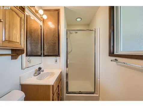 15724 NE Schuyler Street Portland OR 97230