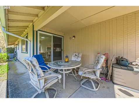 15724 NE Schuyler Street Portland OR 97230