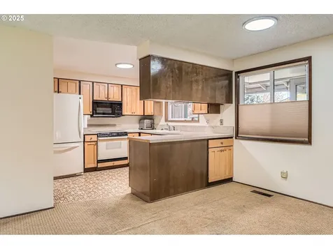 15724 NE Schuyler Street Portland OR 97230