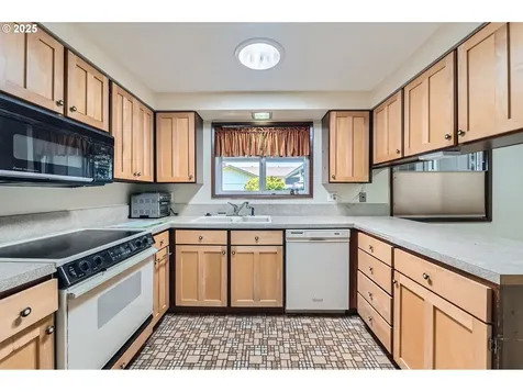 15724 NE Schuyler Street Portland OR 97230