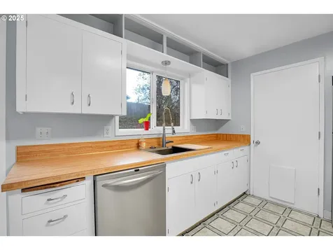 965 Cornell Avenue Gladstone OR 97027