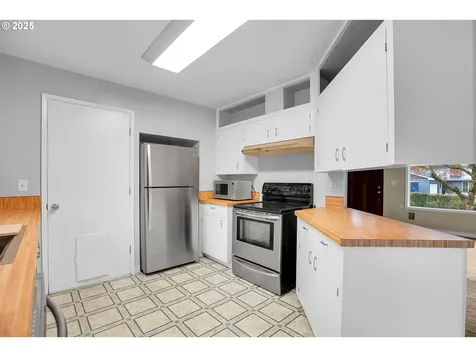 965 Cornell Avenue Gladstone OR 97027